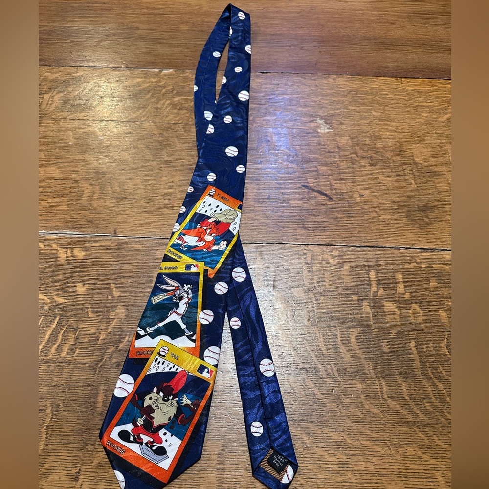 Looney Tunes vintage 1993 MLBโ baseball tie